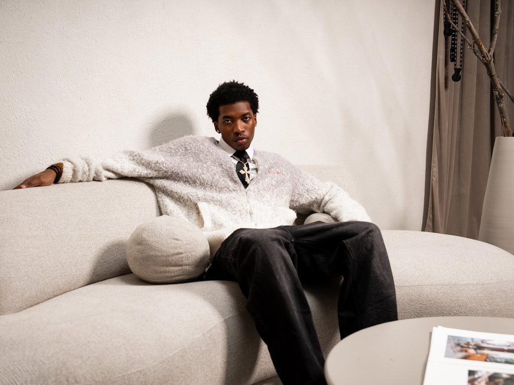 VLNS “ FIND YOUR IDENTITY” FULL ZIP UP  MOHAIR CARDIGAN (GREY)